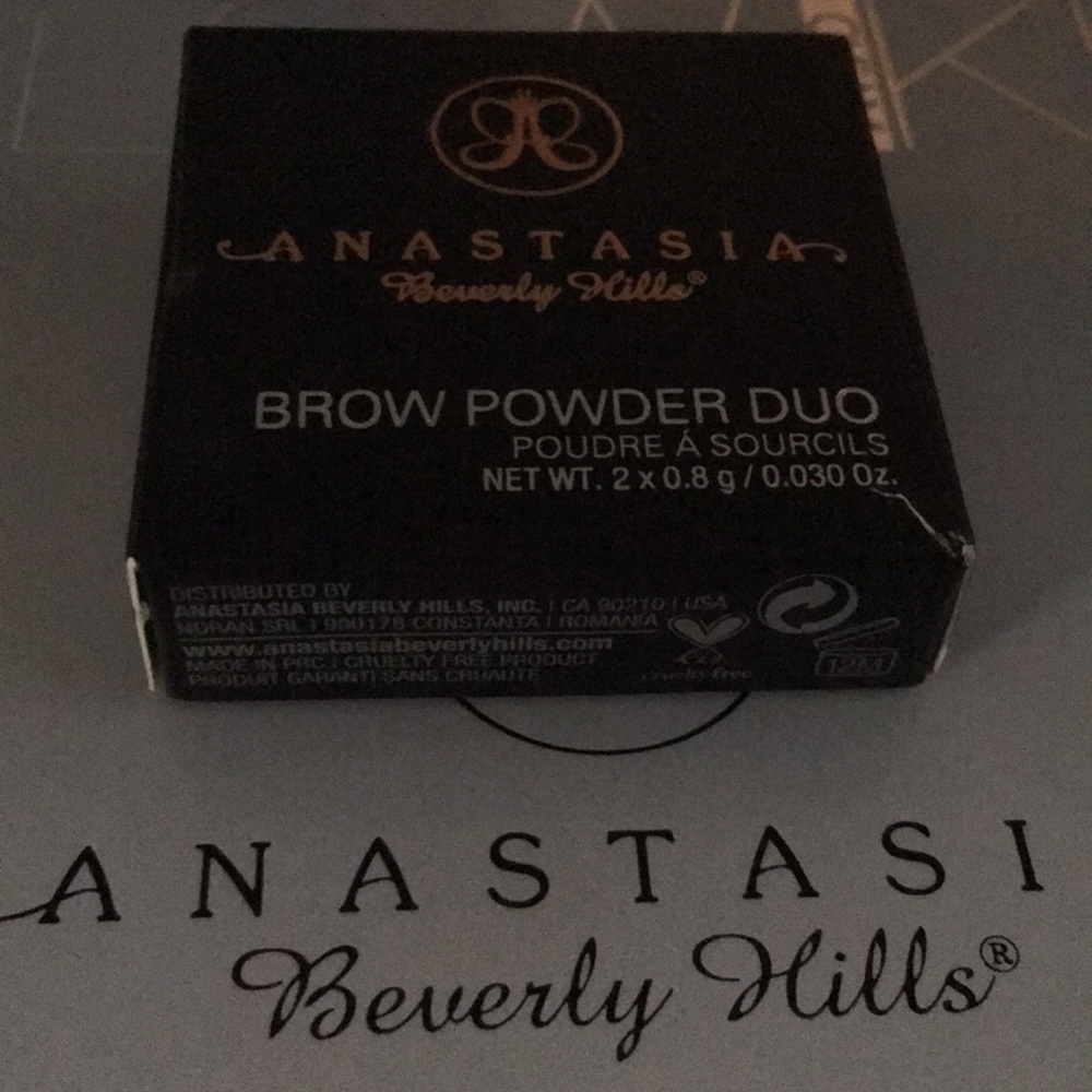 Anastasia Beverly Hills brow powder duo